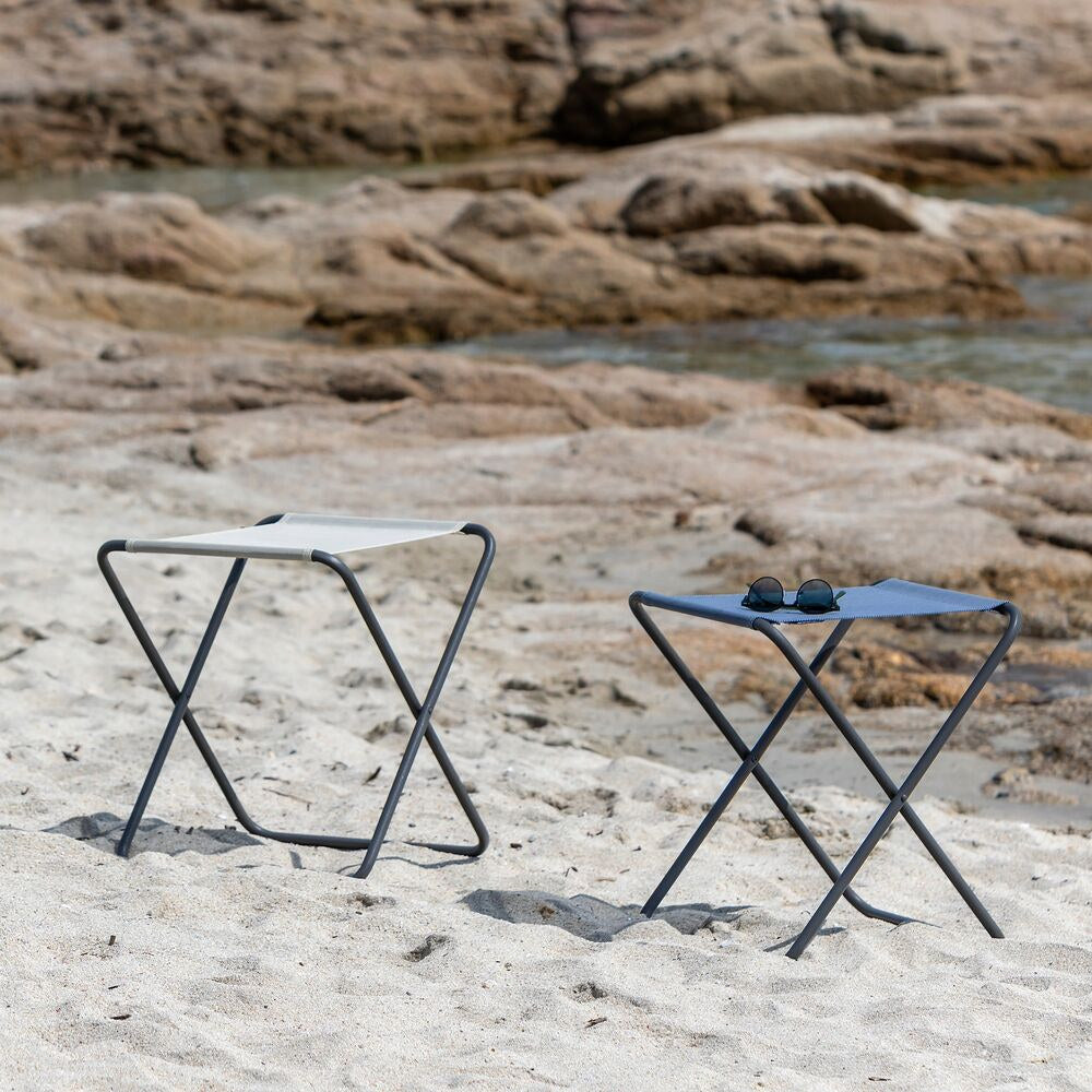 LAFUMA Hocker PH II ocean II Gestell titane in Ocean, Blau, Titane, Grau präsentiert im Onlineshop von KAQTU Design AG. Hocker Outdoor ist von LAFUMA