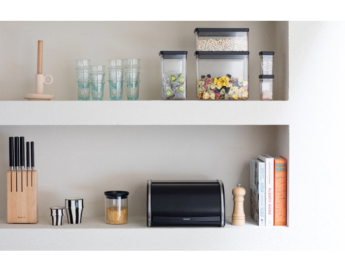 BRABANTIA Rollbrotkasten Single black matt 26.5x31.6x17.3 cm in Black, Schwarz präsentiert im Onlineshop von KAQTU Design AG. Brotkorb ist von BRABANTIA