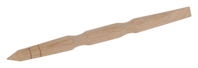 Foto eines schlanken Pikierstabs aus Buchenholz mit abgeflachter Spitze und eingefrästen Hilfslinien für 2 und 3 cm Einsaat, Farbe Natur/Braun.