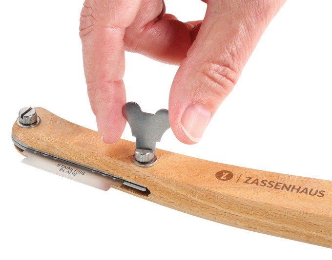 ZASSENHAUS Bäckermesser 19 cm in Natur, Braun, Silber präsentiert im Onlineshop von KAQTU Design AG. Küchenmesser ist von ZASSENHAUS