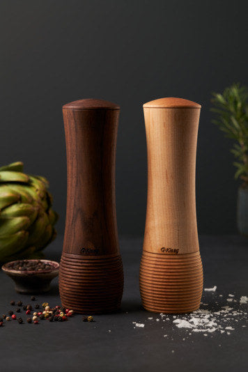 KISAG Salz- und Pfeffermühle Ahorn hell 20 cm in Natur, Braun präsentiert im Onlineshop von KAQTU Design AG. Salz & Pfeffer ist von KISAG