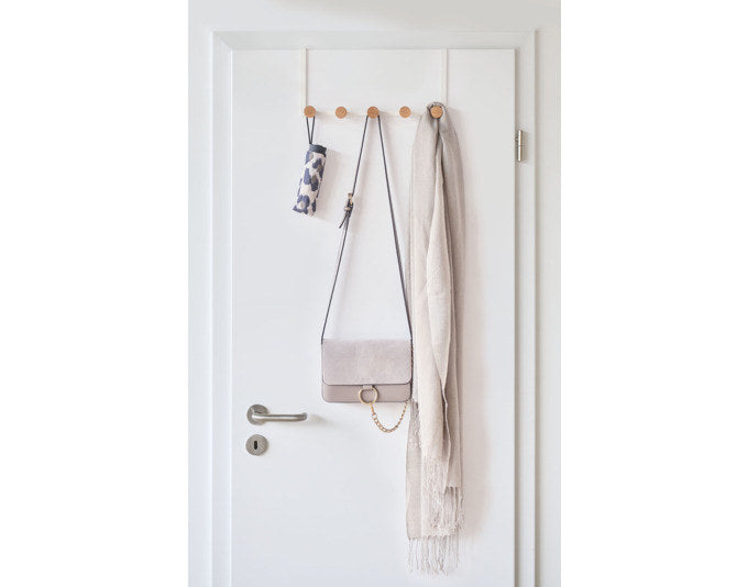 ZELLER Türhakenleiste weiss 37.5x9x18 cm in Weiss präsentiert im Onlineshop von KAQTU Design AG. Kleiderhaken ist von ZELLER PRESENT