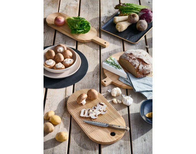 ZELLER Serviertablett Holz/Wengefurnier schwarz 36x28x1.5 cm in Schwarz präsentiert im Onlineshop von KAQTU Design AG. Tablett ist von ZELLER PRESENT