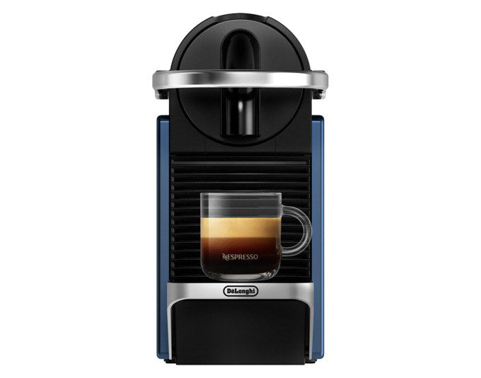 DELONGHI Nespresso Kaffeemaschine Pixie blau in Blau präsentiert im Onlineshop von KAQTU Design AG. Kaffeemaschine ist von DELONGHI