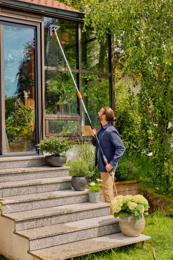 GARDENA Cleansystem Stielbürste soft flex in Schwarz, Türkis, Blau präsentiert im Onlineshop von KAQTU Design AG. Bewässerung ist von GARDENA