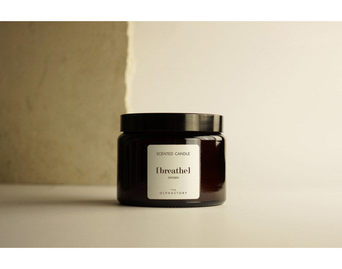 THE OLPHACTORY Duftkerze L Oxygen 360 g 60 h in Braun präsentiert im Onlineshop von KAQTU Design AG. Duftkerze ist von THE OLPHACTORY