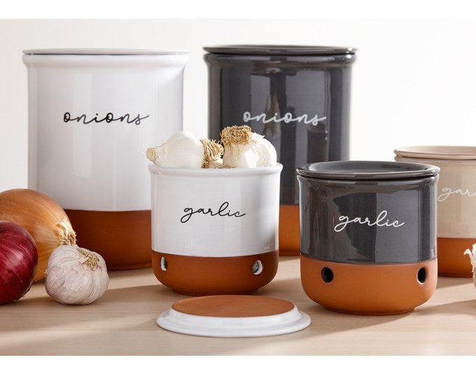 LADELLE Vorratstopf Garlic Eco white ø 10x10.8 cm in Weiss präsentiert im Onlineshop von KAQTU Design AG. Aufbewahrungsdose ist von LADELLE
