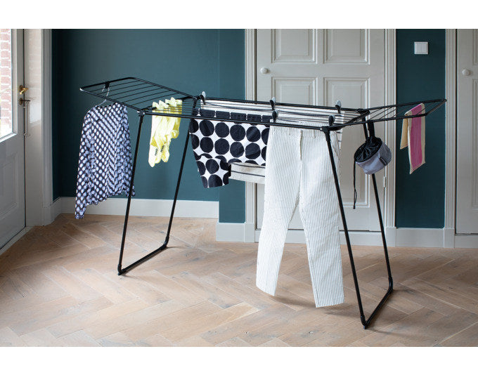 BRABANTIA Wäschetrockner HangOn 22 m black matt in Black, Schwarz präsentiert im Onlineshop von KAQTU Design AG. Wäscheständer ist von BRABANTIA
