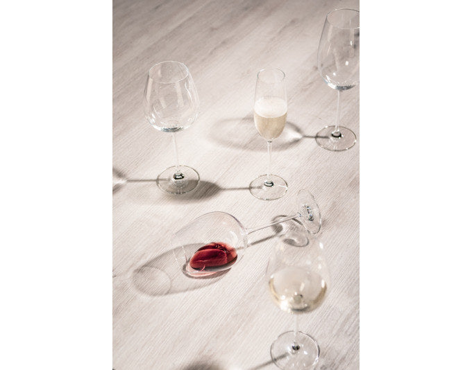 SCHOTT ZWIESEL Allroundglas Vinos 1 4 Stück in Transparent präsentiert im Onlineshop von KAQTU Design AG. Universal Weingläser ist von SCHOTT ZWIESEL