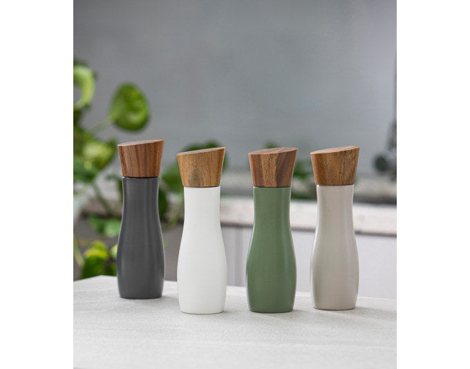 LADELLE Salz- und Pfeffermühle Essentials weiss/dunkelgrau 19.5 cm in Weiss, Charcoal, Grau, Natur, Braun präsentiert im Onlineshop von KAQTU Design AG. Salz & Pfeffer ist von LADELLE