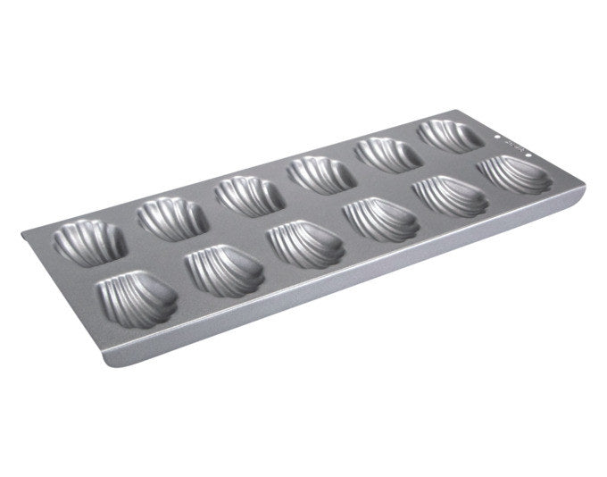 STÄDTER Bärentatzen / Madeleines 35x14.5 cm silber We love baking in Silber präsentiert im Onlineshop von KAQTU Design AG. Backformen ist von STÄDTER