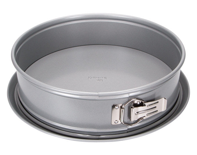 STÄDTER Springform ø 28x7 cm silber We love Baking in Silber präsentiert im Onlineshop von KAQTU Design AG. Springformen ist von STÄDTER