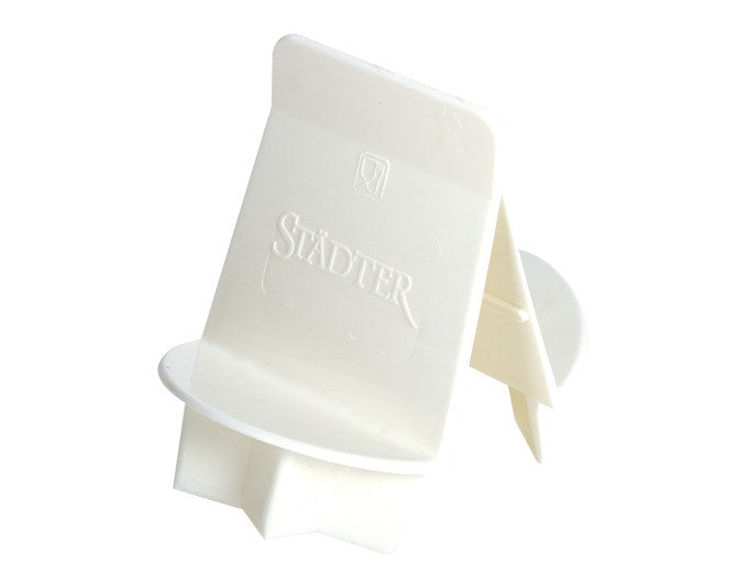 STÄDTER Ausstecher Zimtstern ø 5 cm weiss in Silber präsentiert im Onlineshop von KAQTU Design AG. Ausstecher ist von STÄDTER