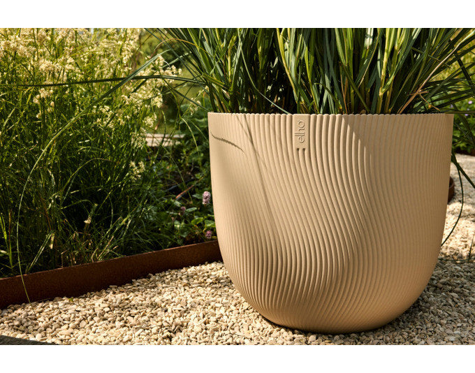 ELHO Pflanzengefäss Sereh rund ø 30 cm pilzbeige in Pilzbeige, Braun präsentiert im Onlineshop von KAQTU Design AG. Pflanzentopf Outdoor ist von ELHO