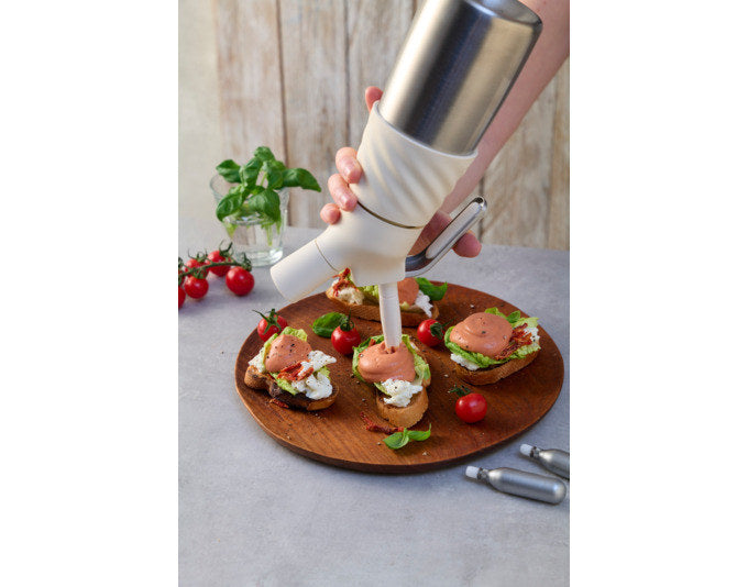 KISAG Whipper Creative 0.25 l weiss in Weiss präsentiert im Onlineshop von KAQTU Design AG. Küchenhelfer ist von KISAG