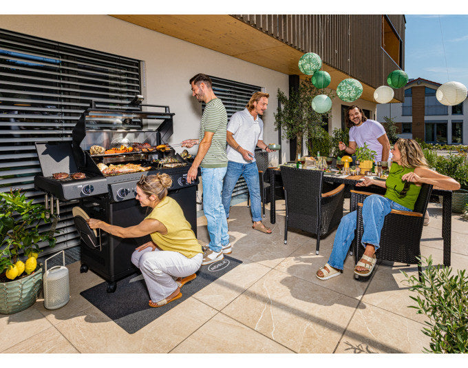 RÖSLE Gasgrill Allflame Hero 6 in Schwarz mit sechs Brennern, Seitentisch, Glaseinsatz im Deckel und emailliertem Gusseisen-Grillrost.