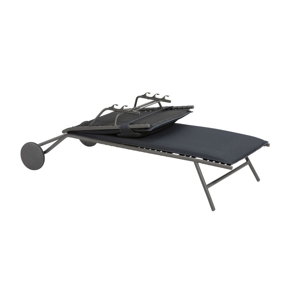 LAFUMA Liege Miami II Becomfort dark grey in Dark grey, Grau präsentiert im Onlineshop von KAQTU Design AG. Liegestuhl ist von LAFUMA