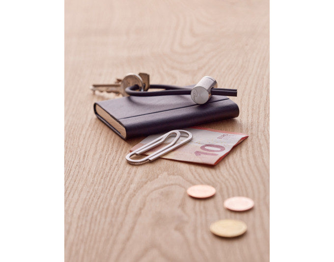 PHILIPPI Visitenkartenetui Slim Leder/Inox 9.4x6.4x1 cm in Schwarz, Chrom, Silber präsentiert im Onlineshop von KAQTU Design AG. Bürozubehör ist von PHILIPPI