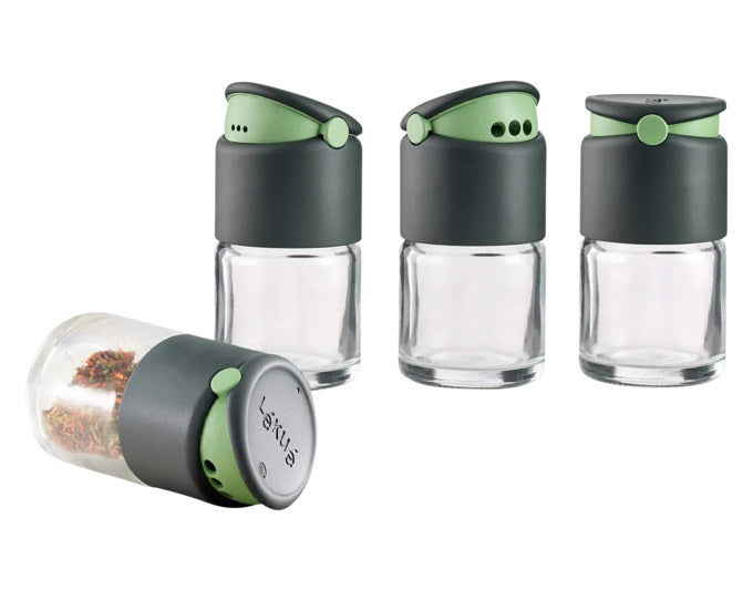 LÉKUÉ Gewürzstreuer Set 4-teilig in Transparent, Grau, Grün präsentiert im Onlineshop von KAQTU Design AG. Streuer ist von LEKUE