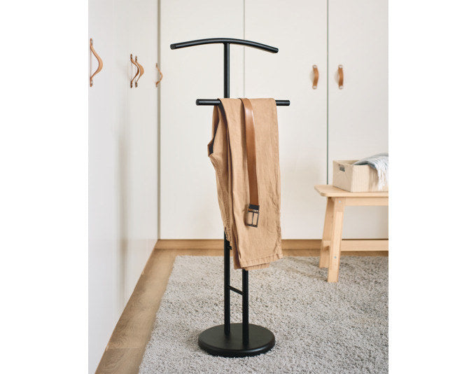 ZELLER Herrendiener Metall schwarz 46x28x114 cm in Schwarz präsentiert im Onlineshop von KAQTU Design AG. Stummer Diener ist von ZELLER PRESENT