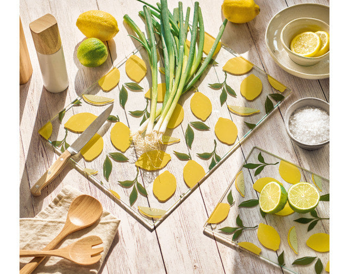 ZELLER Schneidbrett Glas Lemons 40x30 cm in Bunt präsentiert im Onlineshop von KAQTU Design AG. Schneidbrett ist von ZELLER PRESENT