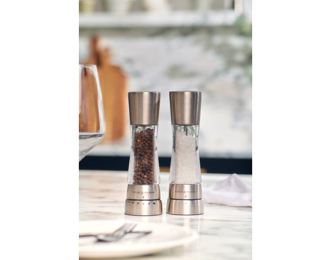 COLE&MASON Pfeffer-/Salzmühlen Set Derwent Edelstahl 19x6x6 cm in Silber, Klar, Transparent präsentiert im Onlineshop von KAQTU Design AG. Salz & Pfeffer ist von COLE & MASON