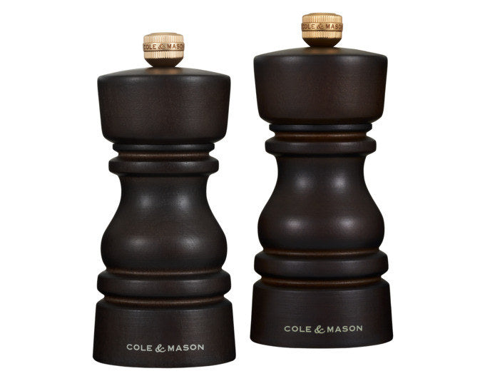 COLE&MASON Pfeffer-/Salzmühlen Set London Buche dunkel 13x5.6x5.6 cm in Chocolat, Braun präsentiert im Onlineshop von KAQTU Design AG. Salz & Pfeffer ist von COLE & MASON
