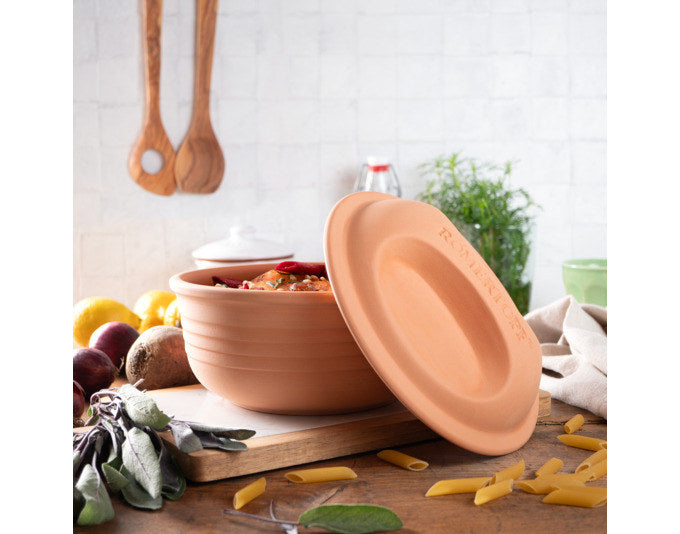 RÖMERTOPF Multibräter rund 2.0 l ø 22.5x16.5 cm terracotta in Terracotta, Braun präsentiert im Onlineshop von KAQTU Design AG. Bräter ist von RÖMERTOPF
