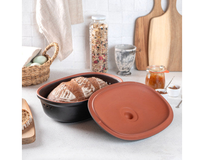 RÖMERTOPF Brottopf Medi oval 2.3 l 29.5x20.5x16.5 cm schwarz in Schwarz präsentiert im Onlineshop von KAQTU Design AG. Brotkorb ist von RÖMERTOPF
