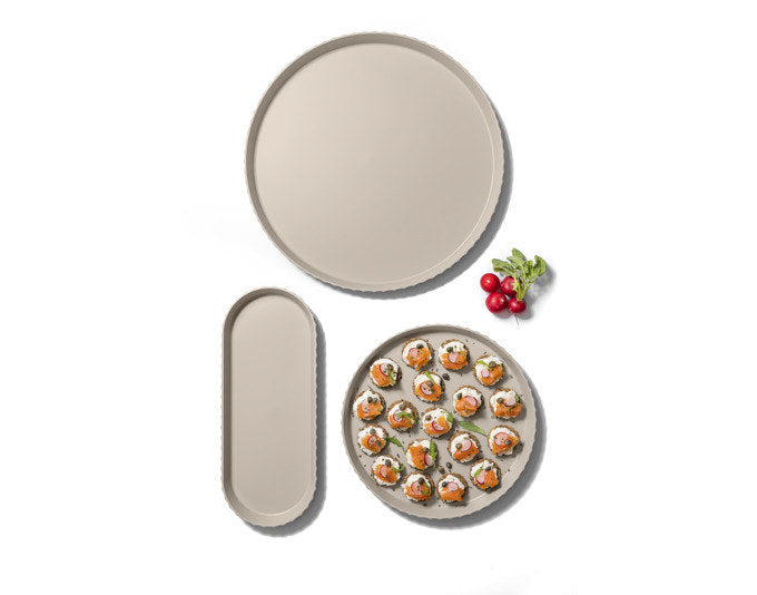 BLIM PLUS Tablett Minerva Gr. M 37.5x15 cm moka grey in Moka grey, Grau präsentiert im Onlineshop von KAQTU Design AG. Tablett ist von BLIMPLUS