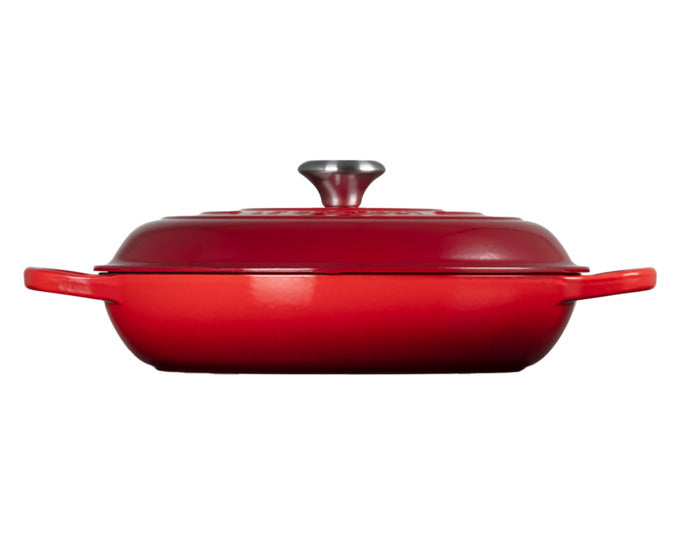 LE CREUSET Gourmet-Profitopf Signature kirschrot ø 30 cm 3.5 l in  präsentiert im Onlineshop von KAQTU Design AG. Topf ist von LE CREUSET