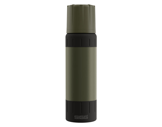 SIGG Isolierflasche Alpine Star roasted green 0.75 l in  präsentiert im Onlineshop von KAQTU Design AG. Küchenhelfer ist von SIGG