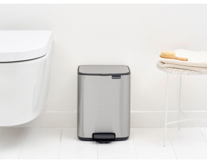 BRABANTIA Treteimer Bo matt steel FFP 7 l in Matt steel, Silber präsentiert im Onlineshop von KAQTU Design AG. Treteimer ist von BRABANTIA