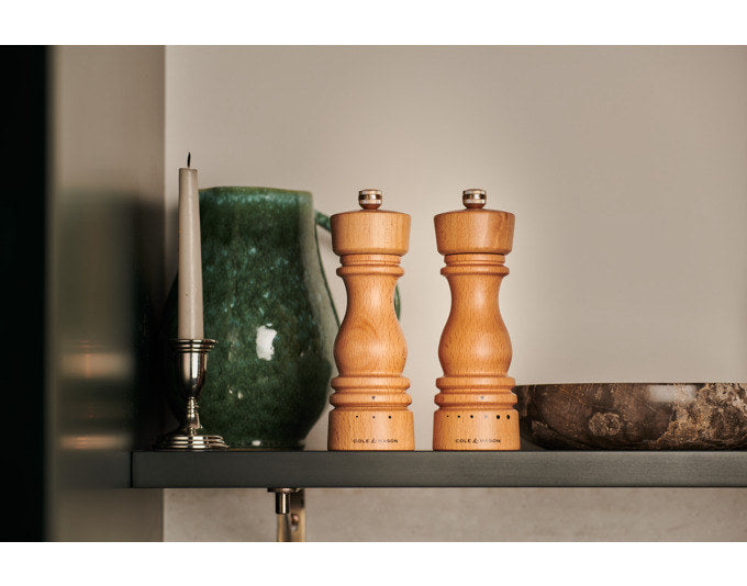 COLE&MASON Pfeffer-/Salzmühlen Set London Buche natur GRD SLT 18x5.8x5.8 cm in Holzoptik, Braun präsentiert im Onlineshop von KAQTU Design AG. Salz & Pfeffer ist von COLE & MASON