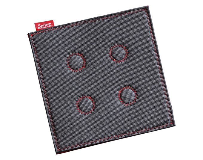 SPRING Untersetzer magnetisch Grips 22x22 cm in  präsentiert im Onlineshop von KAQTU Design AG. Pfannenuntersatz ist von SPRING