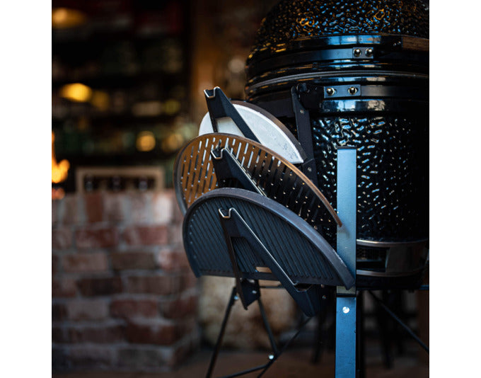 Das THE BASTARD Rack Essential Medium bietet praktischen Stauraum für Grillzubehör und sorgt für Ordnung beim Grillen.
