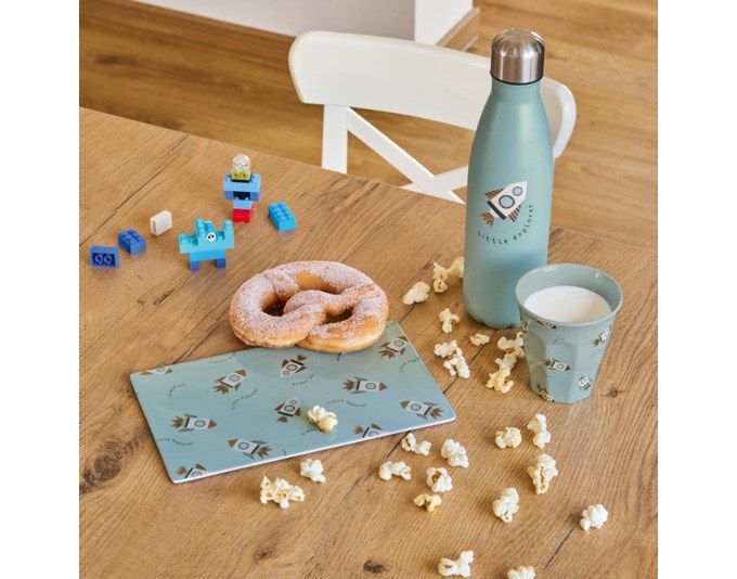 Zylindrische Edelstahl-Trinkflasche in Petrol/Grün mit Schraubverschluss, 0.5 l Fassungsvermögen, schlanke kompakte Form für unterwegs.