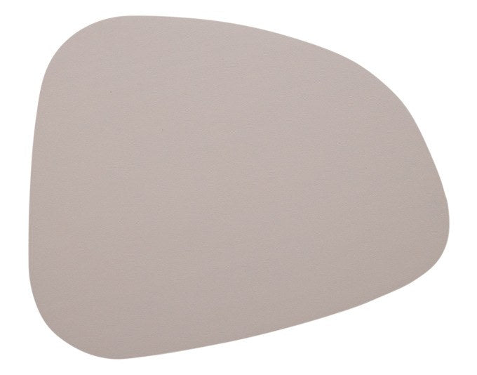 Rechteckiges Tischset aus zweifarbigem Kunstleder in Greige und Grau, Grösse 42 x 34 cm, von ZELLER PRESENT, auf einem Tisch platziert.