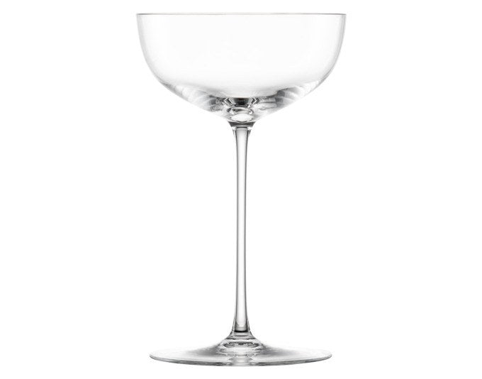 Vier transparente Cocktailschalen Tone 88 von ZWIESEL GLAS aus dünnwandigem Glas, grosszügige Schalenform, auf hellem Hintergrund abgebildet.