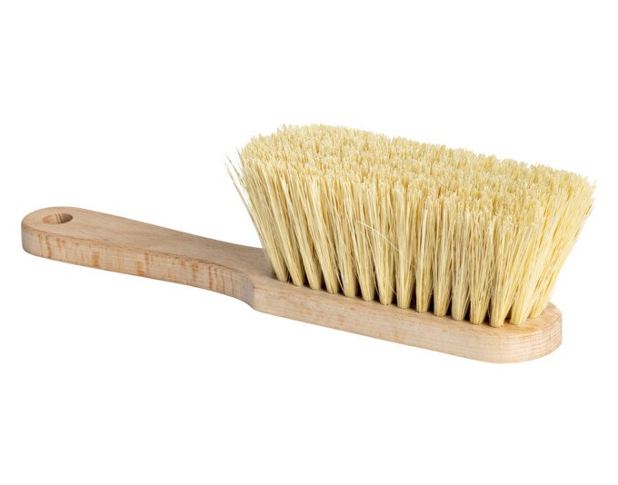 Helle Holzbürste mit dicht angeordneten hellen Borsten aus Tampico-Faser, rechteckige Form mit ergonomischem Griff, MARCATO Mehlbürste.