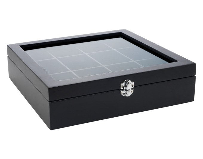 Schwarze Teebox aus Bambus mit durchsichtigem Deckel und zwölf separaten Fächern zur geordneten Aufbewahrung von Teebeuteln.
