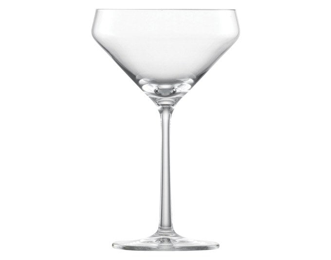 Zwei transparente Martinigläser Pure 86 von Zwiesel Glas aus Tritan-Kristallglas mit klassischer Schalenform und Stiel.