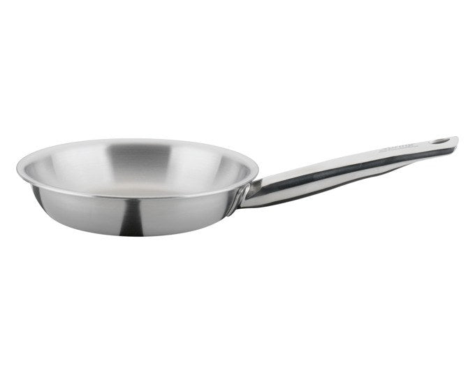 Silberne SPRING Bratpfanne Brigade Premium ø 16, rund, aus mehrschichtigem Edelstahl mit Aluminiumkern, glänzende Oberfläche.