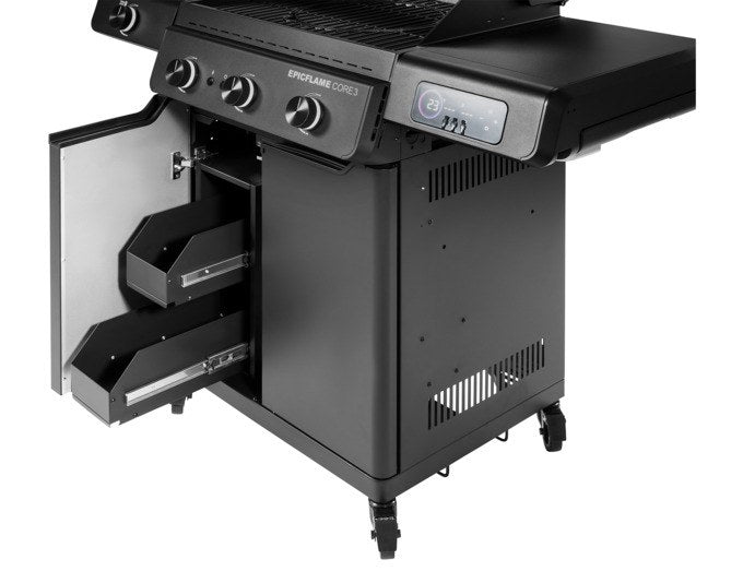 Schwarzer RÖSLE Gasgrill Epicflame Core 3/50mbar mit drei Edelstahlbrennern, Glasdeckel, Seitentisch und Unterschrank mit Schubladen.