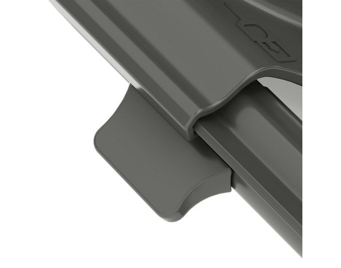 Produktbild des ZYLISS Gemüsehobels Mandoline in Schwarz und Rot mit durchsichtigem Schneidbett und Kunststoffgriff, Ansicht von oben.