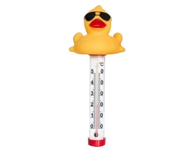 Analoges Poolthermometer in Entenform von TFA in den Farben Weiss, Gelb und Rot, schwimmend auf der Wasseroberfläche mit sichtbarer Temperaturanzeige.