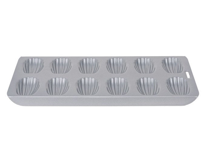 Silberne PATISSE Madeleines-Backform Silver-Top mit 12 muschelförmigen Vertiefungen, Grösse 40x20 cm, PFAS-frei.