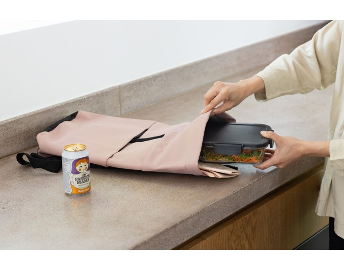 BRABANTIA Vorratsbehälter Make&Take aus klarem Glas mit dunkelgrauem Deckel und Klickverschluss, quaderförmig, Volumen 1 Liter.