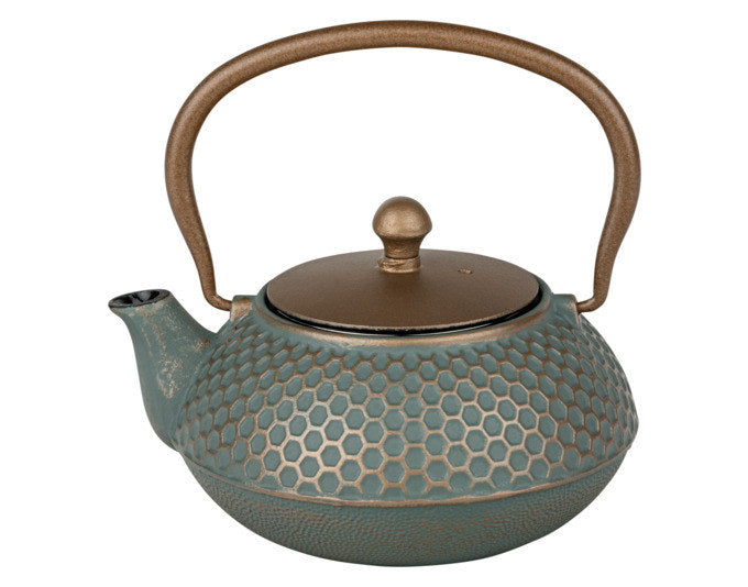 Teekanne Jiangxi von BREDEMEIJER aus Gusseisen, 0.7 Liter Fassungsvermögen, mit herausnehmbarem Edelstahlfilter und strukturierter Oberfläche in Beige.