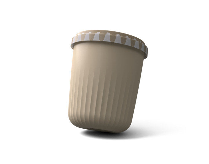 Runde Snackbox in Taupe mit 1-Click-Verschluss, Durchmesser 10 cm, mit sichtbaren Fächern zur getrennten Aufbewahrung von Lebensmitteln.